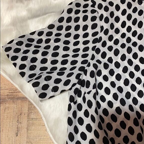 Vince Camuto Polka Dot Blouse - Picture 4 of 8
